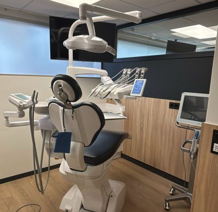 https://dentalbarrenechea.com/wp-content/uploads/2025/08/1-1-447x435.jpg