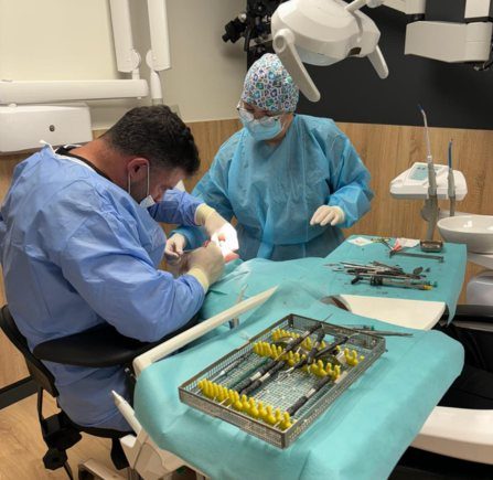 https://dentalbarrenechea.com/wp-content/uploads/2025/08/2-447x435.jpg
